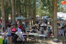 Foto 4 - Los vecinos dan cuenta de casi 1.000 raciones de paella a la sombra de La Chopera