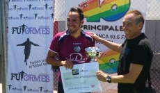 Foto 3 - El café bar Leyma se impone a Los Jugones (3-7) en el torneo Futormes-40 Principales