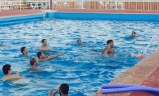 Foto 5 - El Ciudad Rodrigo CF cambia el río por la piscina