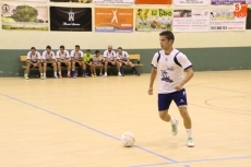 Foto 4 - Un solitario gol de Óscar da el pase a la final a La Isla frente a Kambalache