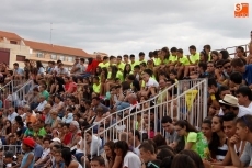 Foto 4 - Una vaquilla se cuela en el callejón y deja tres heridos leves
