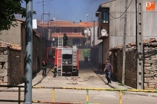Nuevo incendio de un camión cargado de paja en pleno casco urbano de Vitigudino