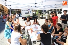 La caravana '&iquest;Qu&eacute; quieres hacer con tu vida?' pregunta a los j&oacute;venes salmantinos