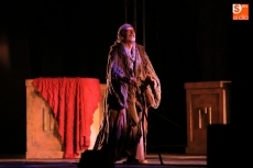 La representaci&oacute;n &lsquo;Edipo Rey&rsquo; llena de emoci&oacute;n el Patio del Colegio Fonseca