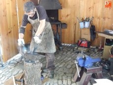 Foto 6 - Artesanía y agroalimentación se dan la mano en la Feria de Oficios 