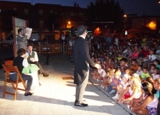 Foto 4 - Éxito del teatro para los más pequeños en la Semana Cultural