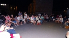 Foto 6 - Los vecinos se reúnen para contarse anécdotas e historias del pasado