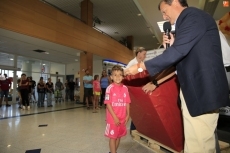 Foto 5 - El hipermercado E. Leclerc acoge el sorteo de regalos de la campaña del grupo NANI