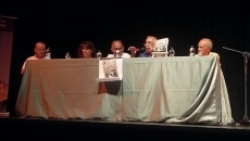 Foto 6 - El programa municipal Vitigudino Cultural presenta la novela de Salvador Vicente, ‘El perfil de...