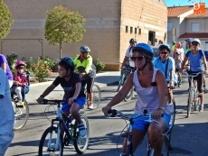 Foto 4 - Pistoletazo de salida a las fiestas a dos ruedas