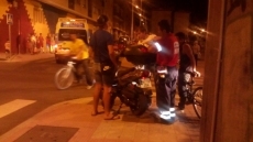 Foto 3 - Un motorista de 31 años, herido al chocar con un coche en el cruce de la calle Wellington 