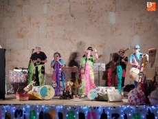 Foto 6 - Armadanzas pone a bailar a niños y adultos con sus juegos y canciones 