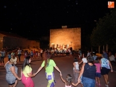 Foto 5 - Armadanzas pone a bailar a niños y adultos con sus juegos y canciones 