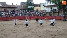 Foto 5 - El festejo de recortes ambienta de tauromaquia las fiestas de San Roque