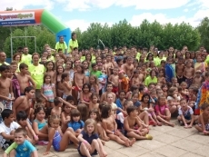 Foto 4 - Más de 200 niños participan en ‘Los Juegos de las Piscinas’ atendidos por 60 monitores