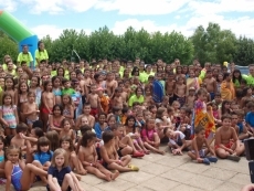 Foto 3 - Más de 200 niños participan en ‘Los Juegos de las Piscinas’ atendidos por 60 monitores