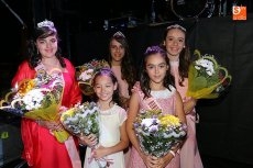 Foto 5 - Apoteósico desfile con ‘el Tío Maragato’ en un pregón dedicado a las peñas