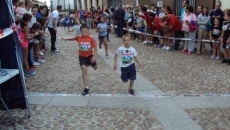 Foto 6 - Solidaridad y deporte se dan la mano en la IV Carrera a favor de Hijos del Maíz