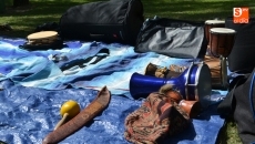 Foto 5 - 'Vettonia Percusión' y Carlos Ontiyuelo inician en el ritmo a los más pequeños