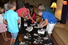 Foto 3 - La escritora Emma Pérez acerca a los mirobrigenses ‘El Secreto de Cartago’