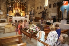 Foto 6 - Los vecinos arropan a San Roque en la misa y procesión 