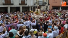 Foto 4 - Multitudinarios vítores a San Roque en Macotera
