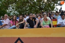 Foto 5 - Ameno festival taurino con reparto de siete orejas en Linares
