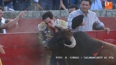 Foto 5 - Una marcha senderista hasta la estación pone el contrapunto a las celebraciones tradicionales