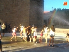 Foto 3 - Las peñas animan un divertido Gran Prix que pone fin a las fiestas