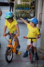 Foto 6 - Las pruebas ciclistas y los juegos divierten a los pequeños 