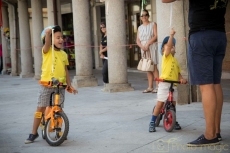 Foto 4 - Las pruebas ciclistas y los juegos divierten a los pequeños 