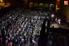 Foto 6 - ‘Calentamiento’ para la Feria con la actuación del Mago Toño