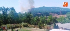 Foto 6 - La explosión de un coche en Peñacaballera provoca un incendio en la sierra bejarana