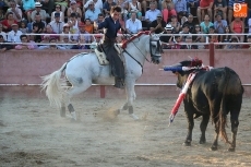 Foto 3 - Triunfo de los rejoneadores Sergio Domínguez y Mario Pérez Langa en Masueco