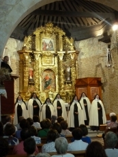 Foto 5 - Nuevos pueblos de la comarca reciben la obra ‘Teresa, la Jardinera de la Luz’ 