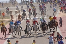 Foto 4 - Buen primer encierro de las fiestas acompañado de mucho público