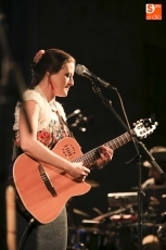 Foto 4 - La mejor música popular brasileña con el toque personal de Thaïs Morell