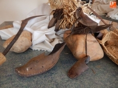 Foto 4 - La mujer y sus utensilios