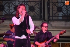 Foto 5 - El tributo a AC/DC llena la Plaza Mayor