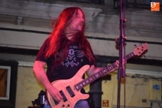 Foto 3 - El tributo a AC/DC llena la Plaza Mayor