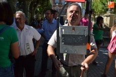 Foto 4 - La Corporación Municipal se lo pasa en grande en su visita al Divierteatro