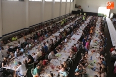 Foto 5 - La localidad despide el verano con una gran caldereta, magia y música