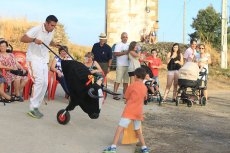 Foto 4 - La Virgen del Rosario tiene su rosca y los ni&ntilde;os los carretones