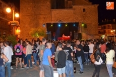 Foto 5 - La Plaza Mayor se llena de jóvenes al ritmo de la música del festival de Dj’s bejaranos 