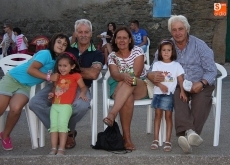 Foto 4 - La pelota hace vibrar a los aficionados en el encuentro tradicional de las fiestas