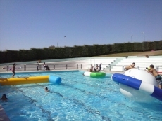 Foto 4 - El Encinar se lanza al agua en sus fiestas