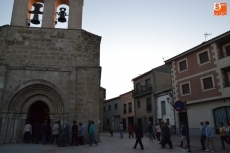 Foto 3 - Un centenar de fieles madruga para participar en el Rosario de la Aurora