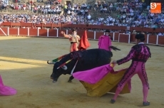 Foto 4 - Cientos de fieles suben a El Castañar para homenajear a su patrona