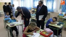 Foto 4 - Bienvenido Mena: "La Junta ofrece a las familias las mejores condiciones para garantizar la...