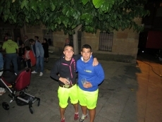 Foto 3 - Los vecinos abarrotan la Plaza para vivir la Nochevieja Villoreja